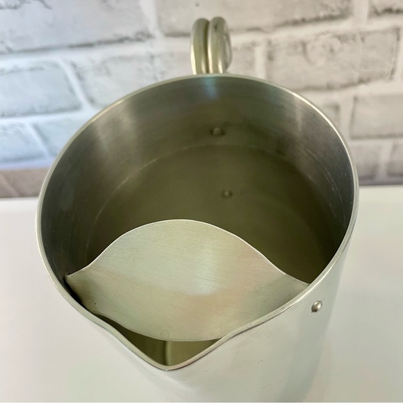 Vintage BW Buenilum Aluminum Pitcher w/ Ice Catching Lip Braided Handle - Picture 6 of 13